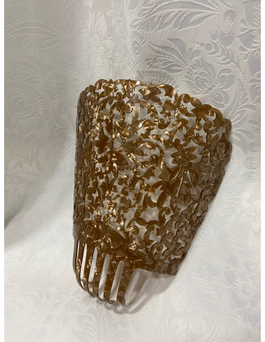 Peina señora dorada