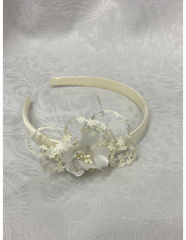 Diadema beige con flor